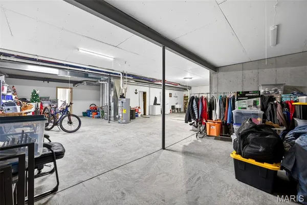 $819,900 | 408 Hamlet Court, Lake St. Louis, MO 63367