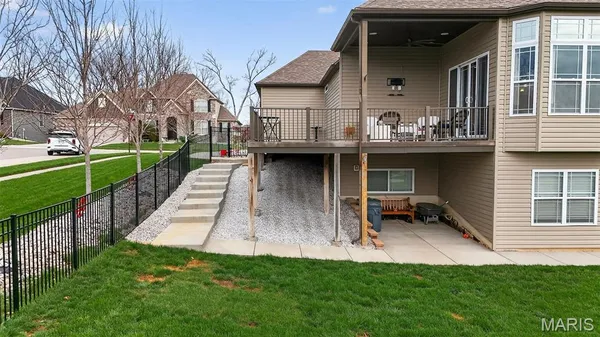 $819,900 | 408 Hamlet Court, Lake St. Louis, MO 63367