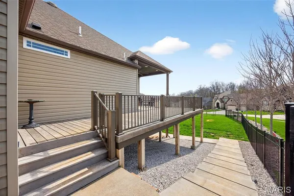 $819,900 | 408 Hamlet Court, Lake St. Louis, MO 63367