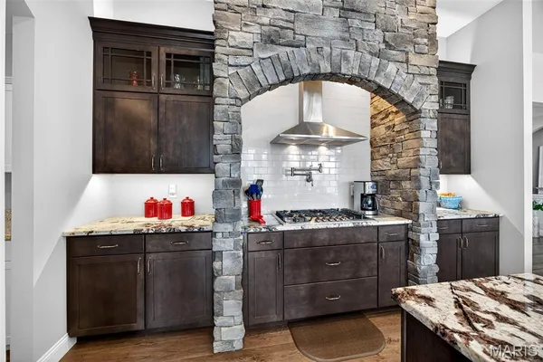 $819,900 | 408 Hamlet Court, Lake St. Louis, MO 63367