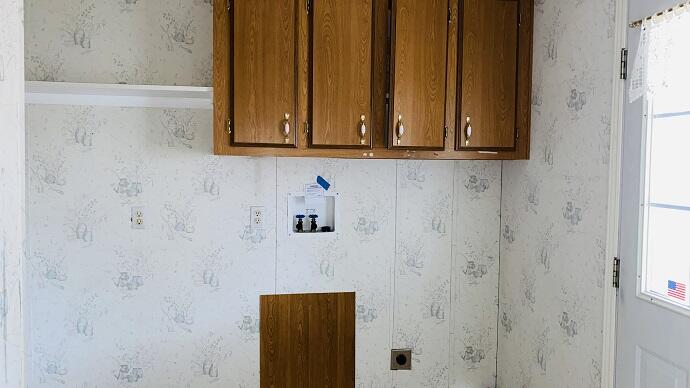 555 Freeman Road, Unit 25 Central Point, OR 97502 - Photo 23 of 33 431-415891 LAUNDRY ROOM