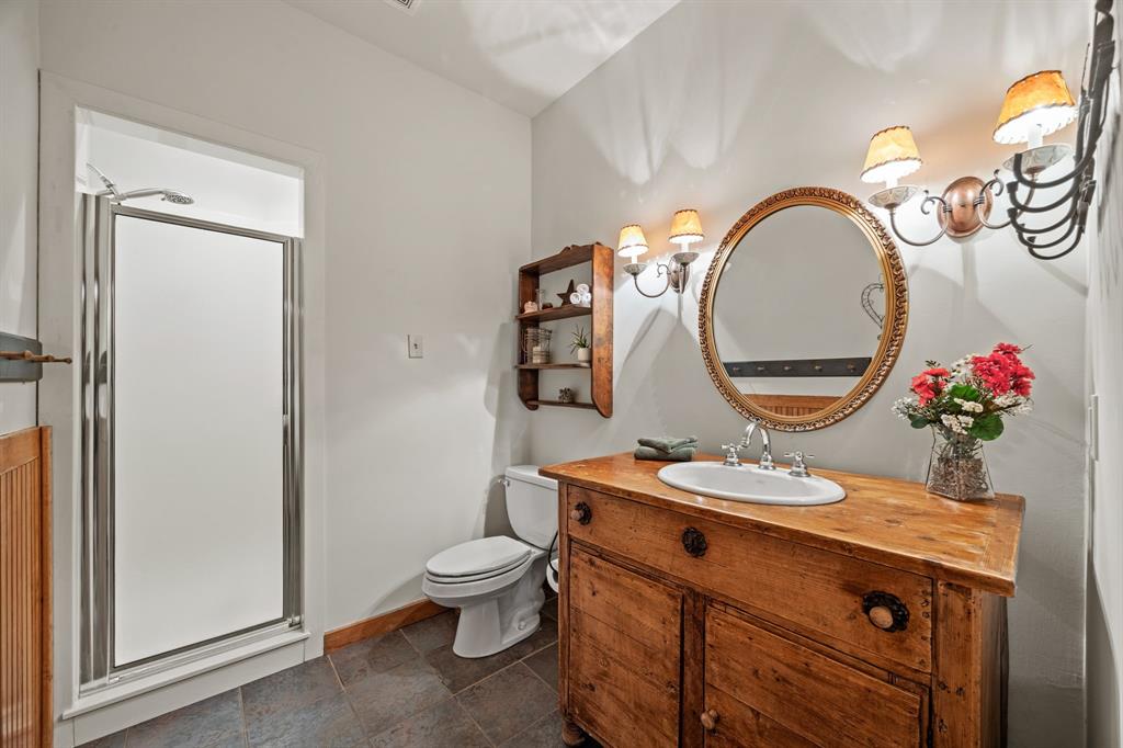 535 Cullins Road Rockwall, TX 75032 - Photo 19 of 23 1st fl - Full Bathroom across from Utility Room
