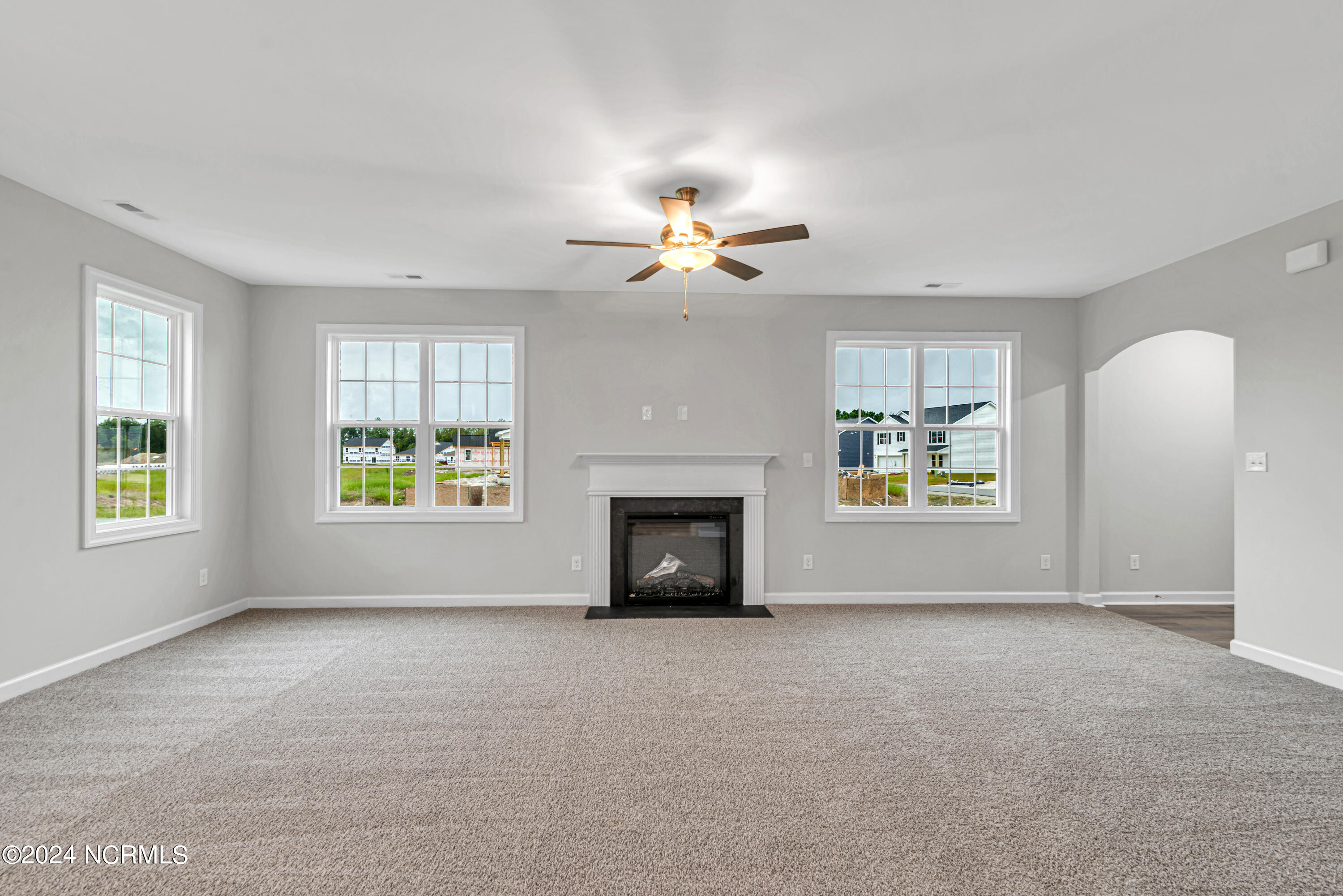 1229 Inner Banks Lane Jacksonville, NC 28546 - Photo 7 of 52 SIMILAR PHOTO