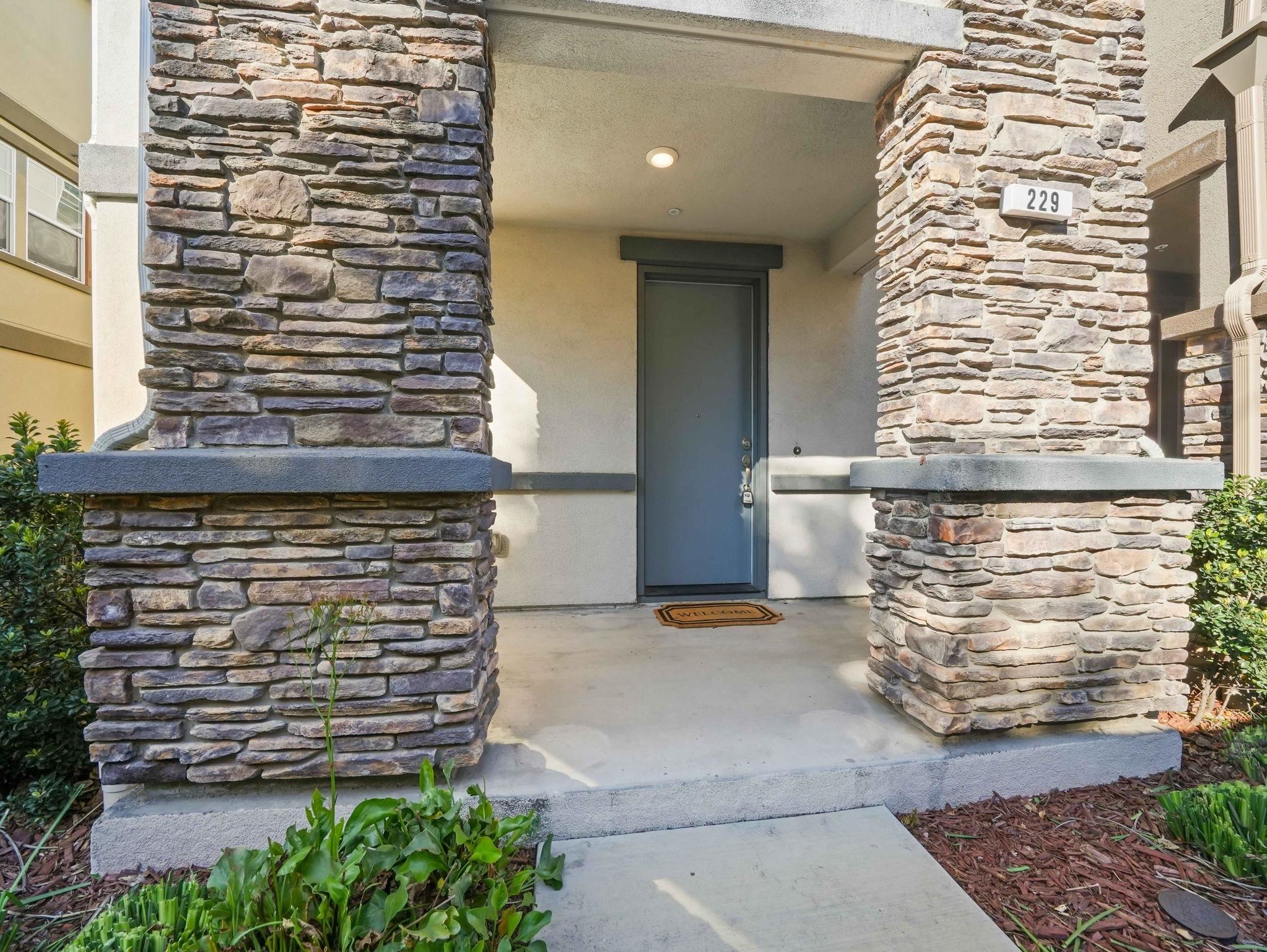 229 Spring Harvest Road Hayward, CA 94544 - Photo 3 of 36