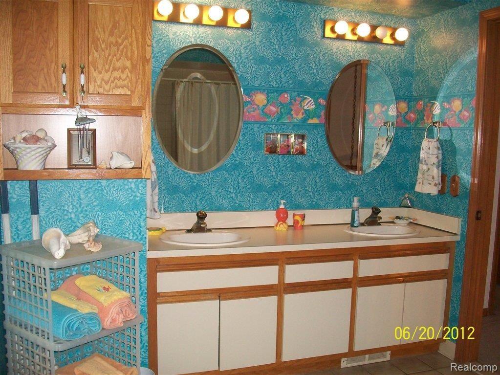 8161 Ranch Estates Road Clarkston, MI 48348 - Photo 8 of 16 Double sinks.jpg