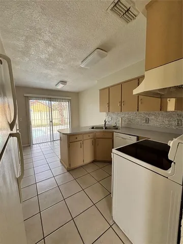 $2,400 | 2346 St Croix Street, Kissimmee, FL 34741