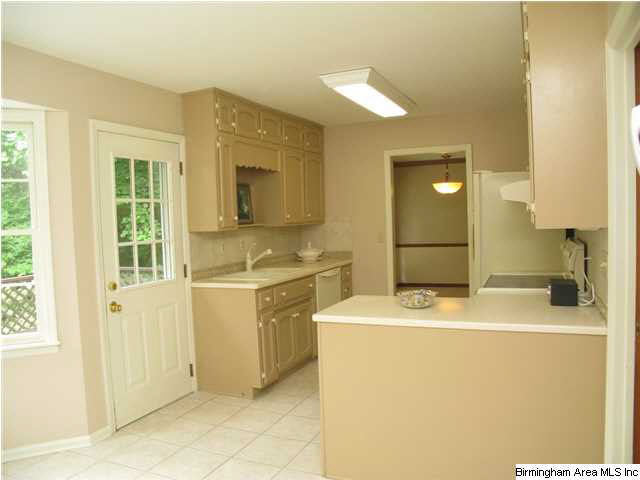 889 Mountain Ridge Drive Birmingham, AL 35209 - Photo 16 of 26