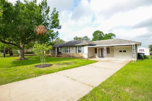 $250,000 | 1116 North Meyer Street, Sealy, TX 77474