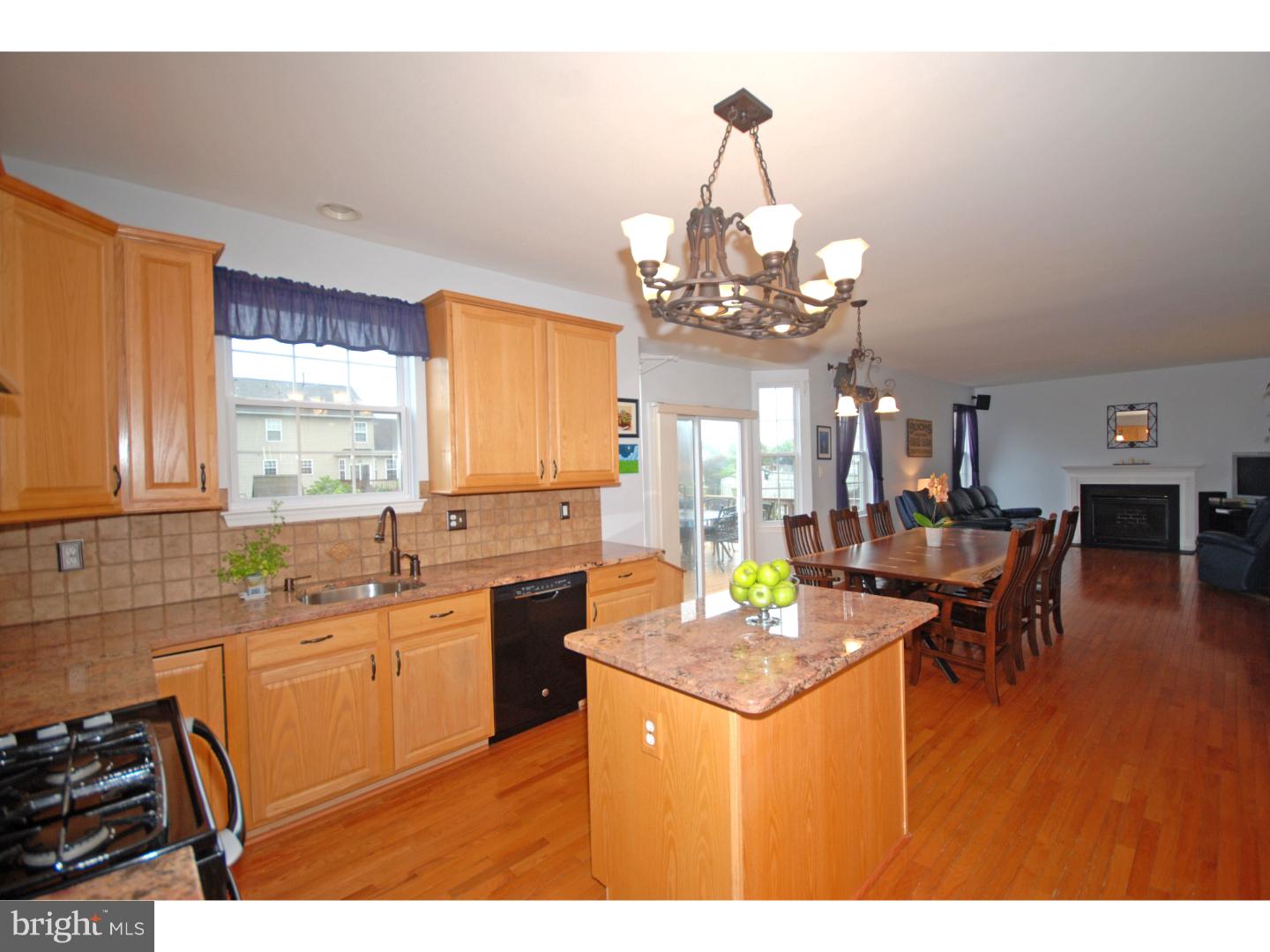 29 Keswick Road East Windsor, NJ 08520 - Photo 4 of 20