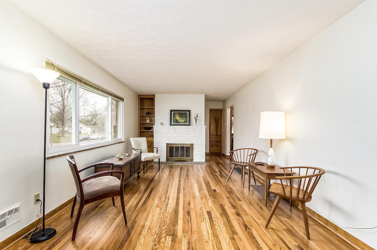 2336 Nottingham Road Columbus, OH 43221 - Photo 3 of 24 Gallery Image 3