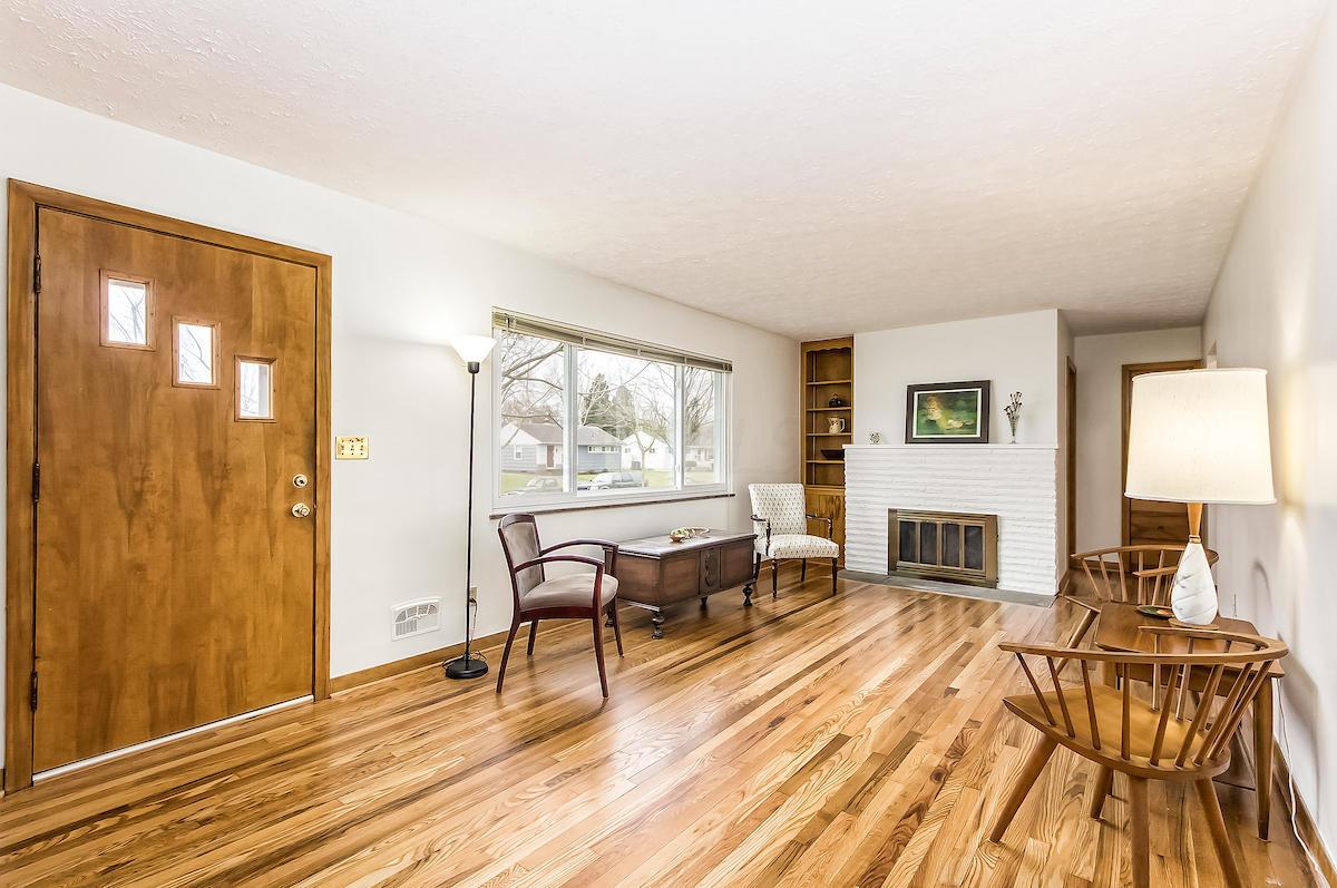 2336 Nottingham Road Columbus, OH 43221 - Photo 4 of 24 Gallery Image 4