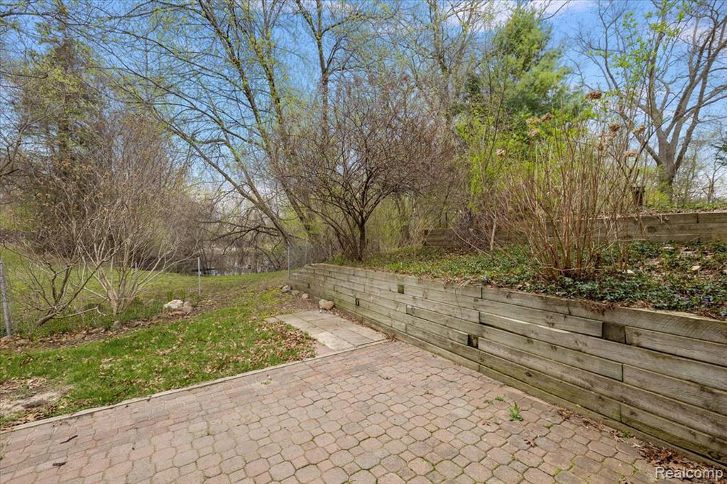384 West Drahner Road, Unit C13 Oxford, MI 48371 - Photo 38 of 38