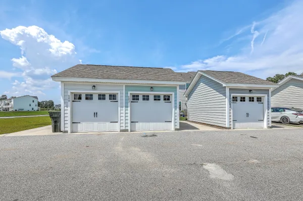 $284,700 | 602 Ravensridge Lane, Moncks Corner, SC 29461