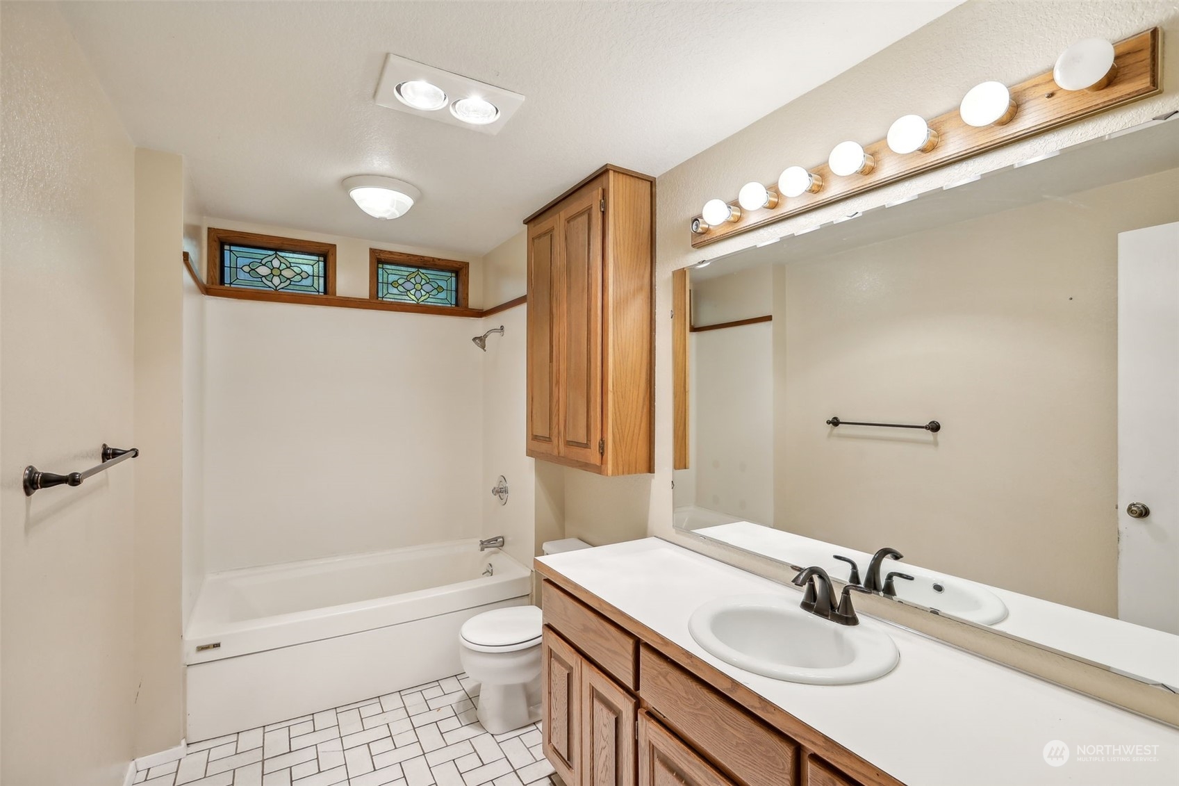 5817 Cady Road Everett, WA 98203 - Photo 6 of 35