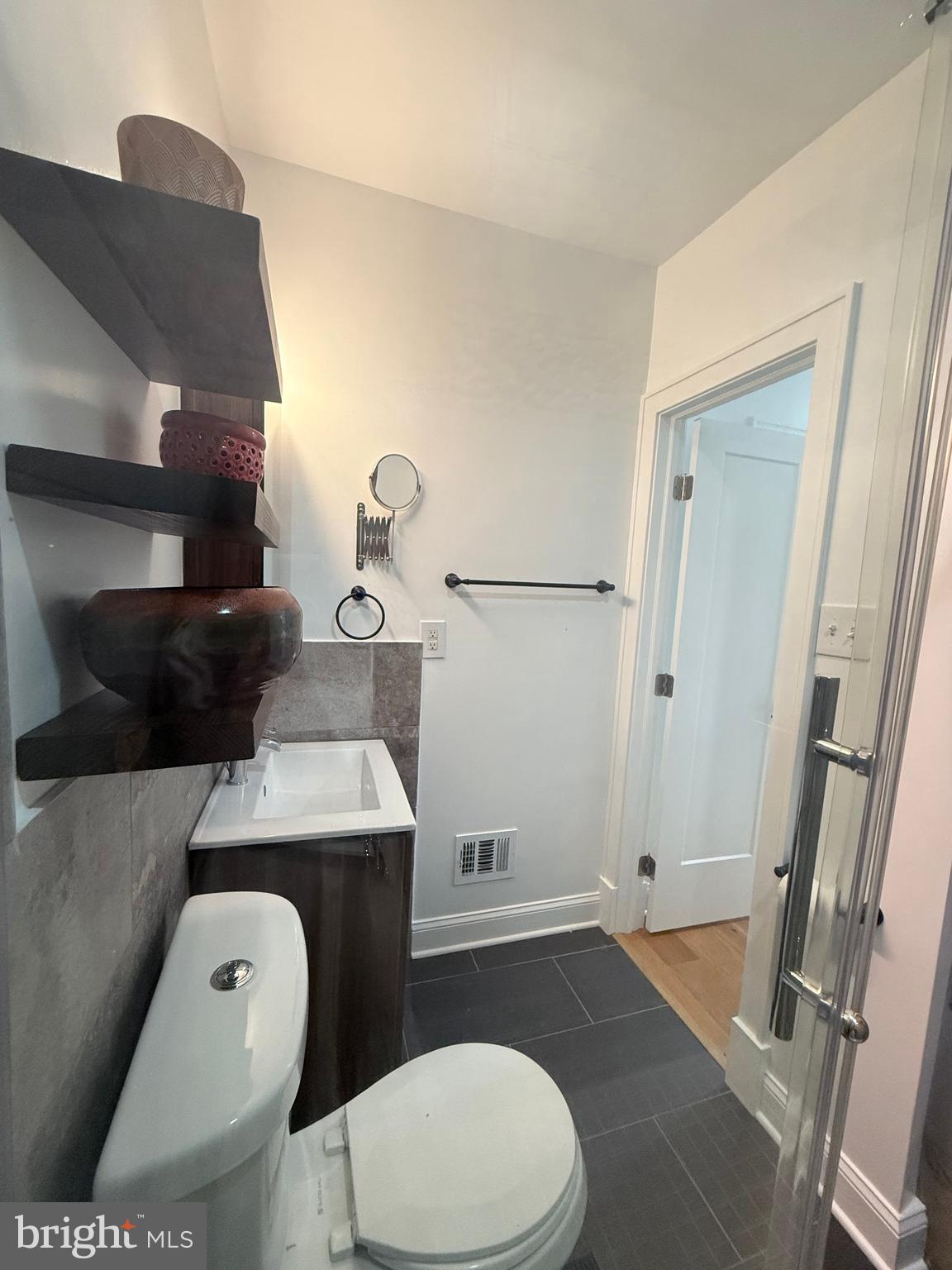 1113 Holbrook Terrace Northeast Washington, DC 20002 - Photo 36 of 72