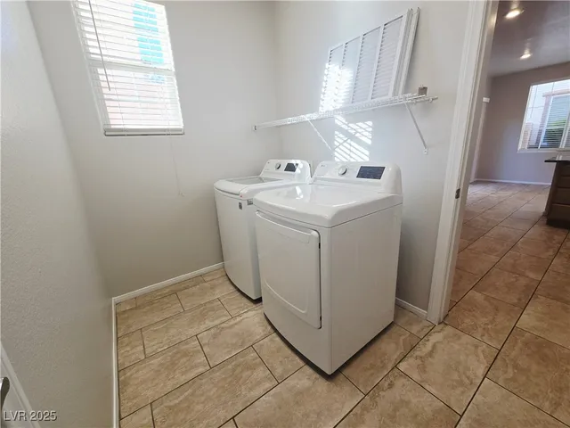 $2,075 | 8352 Mokena Avenue, Las Vegas, NV 89178