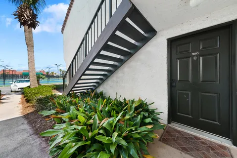 a view of a entryway of the house