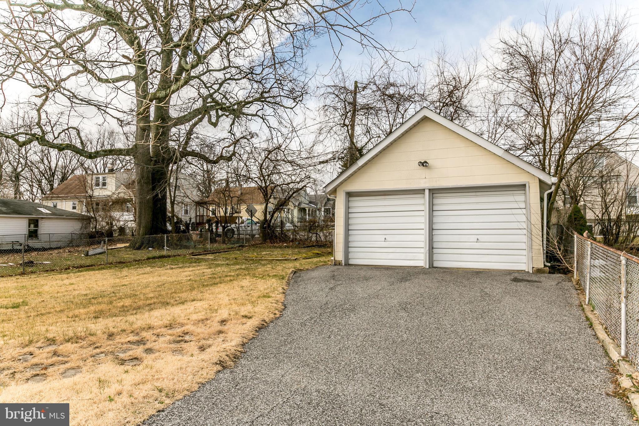 2903 Garnet Road Baltimore, MD 21234 - Photo 4 of 30 2-Car Garage