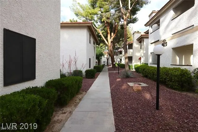 $1,350 | 6619 West Tropicana Avenue, Unit 202, Las Vegas, NV 89103