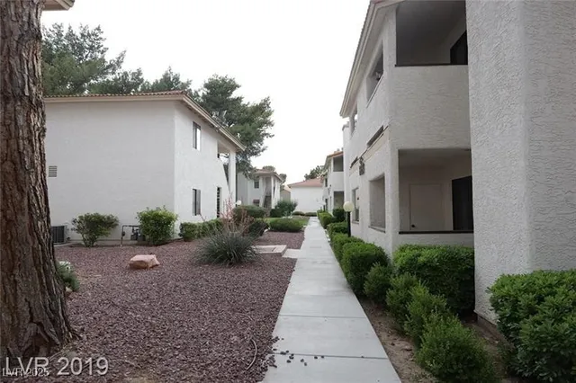 $1,350 | 6619 West Tropicana Avenue, Unit 202, Las Vegas, NV 89103