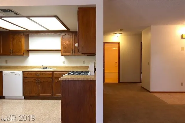 $1,350 | 6619 West Tropicana Avenue, Unit 202, Las Vegas, NV 89103