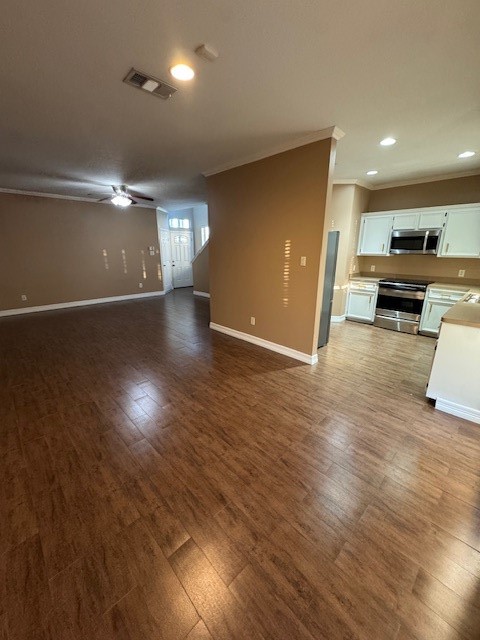 6815 Independence Boulevard Baytown, TX 77521 - Photo 22 of 24 a view of a livingroom with furniture and wooden floor