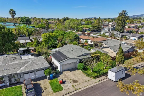 $550,000 | 1533 Joan Drive, Petaluma, CA 94954