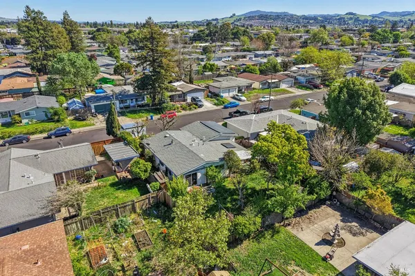 $550,000 | 1533 Joan Drive, Petaluma, CA 94954