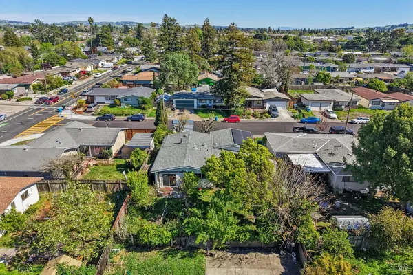 $550,000 | 1533 Joan Drive, Petaluma, CA 94954