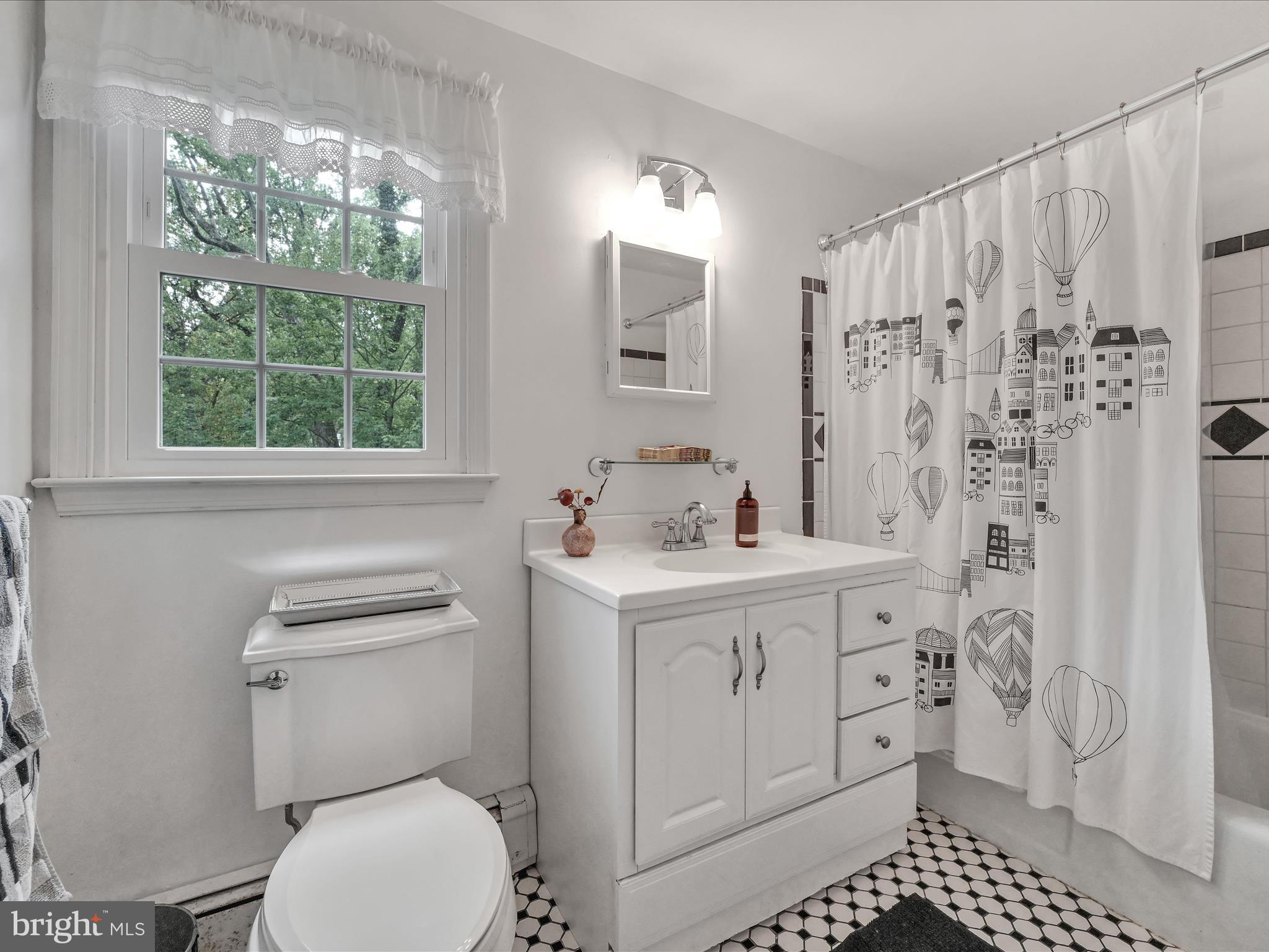 2 Cold Spring Road Media, PA 19063 - Photo 39 of 55 Hall Bathroom w/ Tub Shower & its own Linen Closet