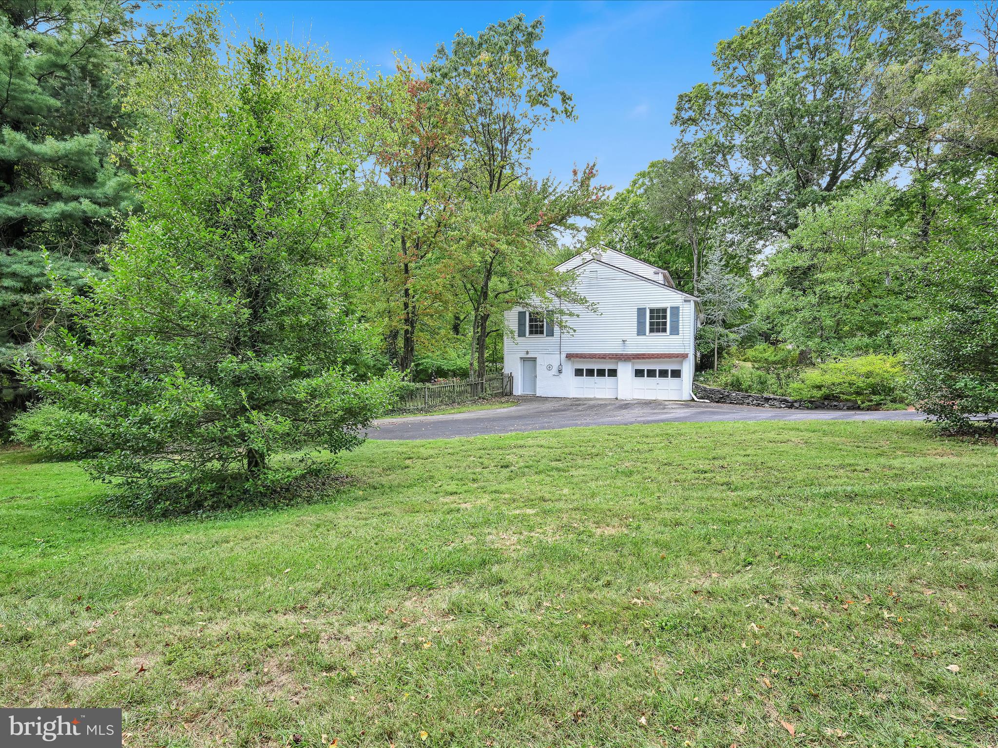 2 Cold Spring Road Media, PA 19063 - Photo 8 of 55 HUGE, Level Side Yard great for any outdoor game!