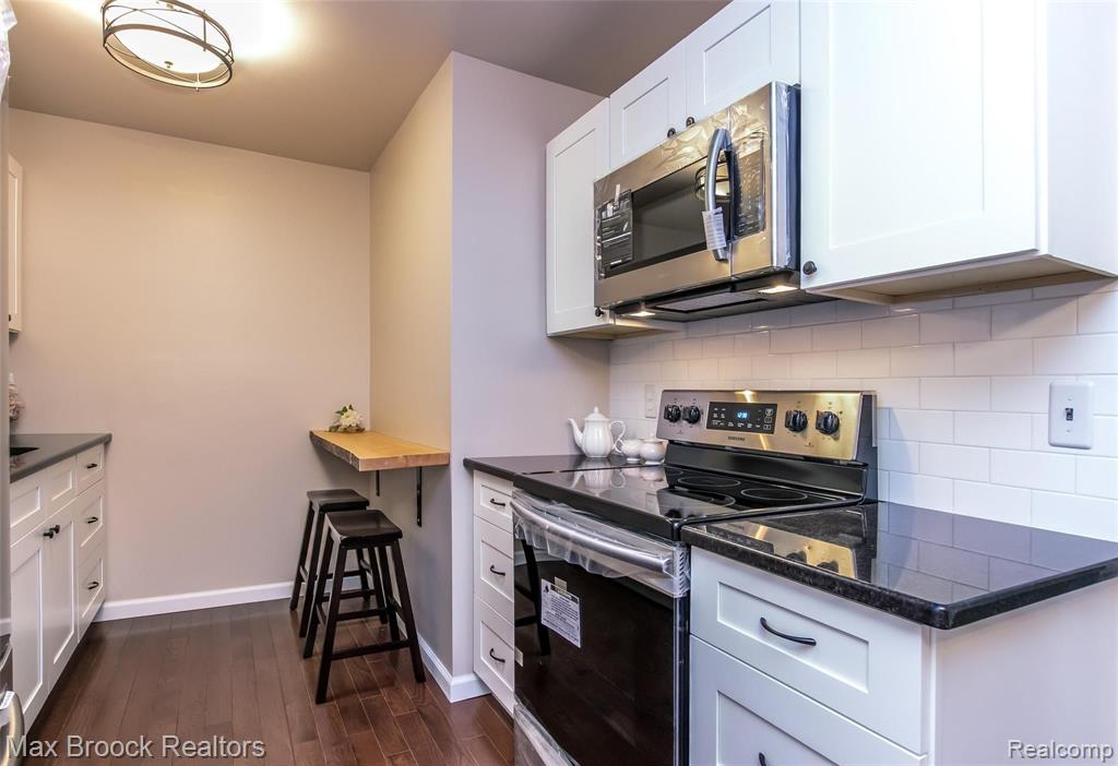417 Parkdale Avenue, Unit 8 Rochester, MI 48307 - Photo 5 of 19