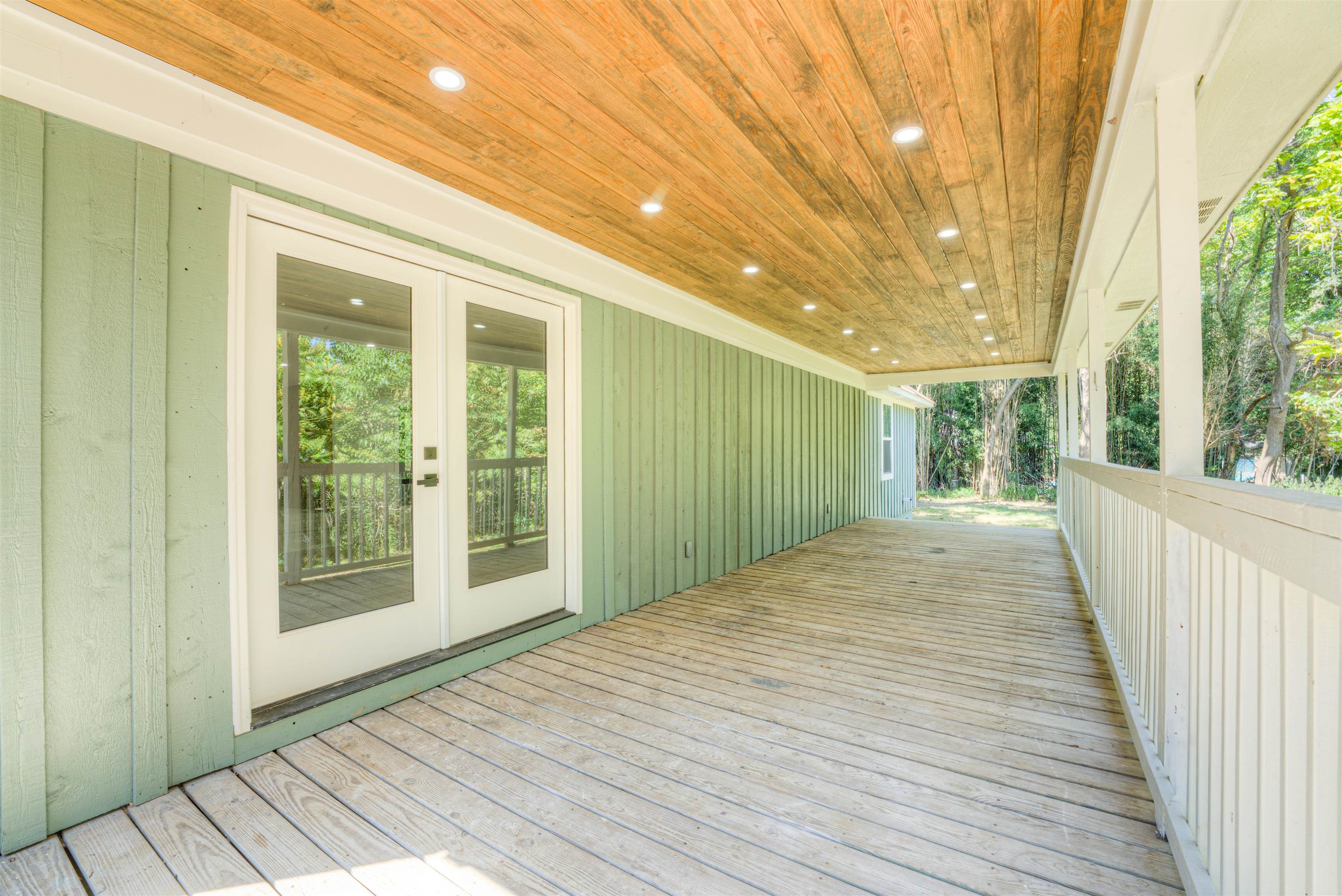 6224 Benjestown Road Memphis, TN 38127 - Photo 29 of 36 a view of a porch