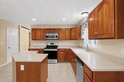 226 Tower Hill Road Cumberland, RI 02864 - Photo 13 of 35
