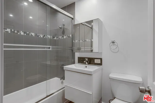 $4,850 | 1055 South Bedford Street, Unit 2, Los Angeles, CA 90035