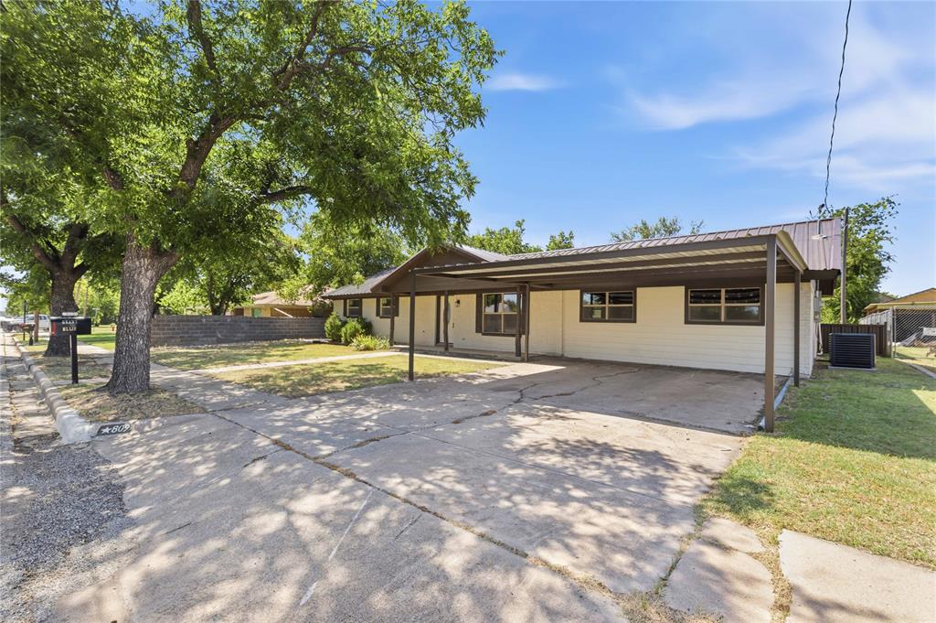 809 West Liveoak Street Coleman, TX 76834 - Photo 26 of 34