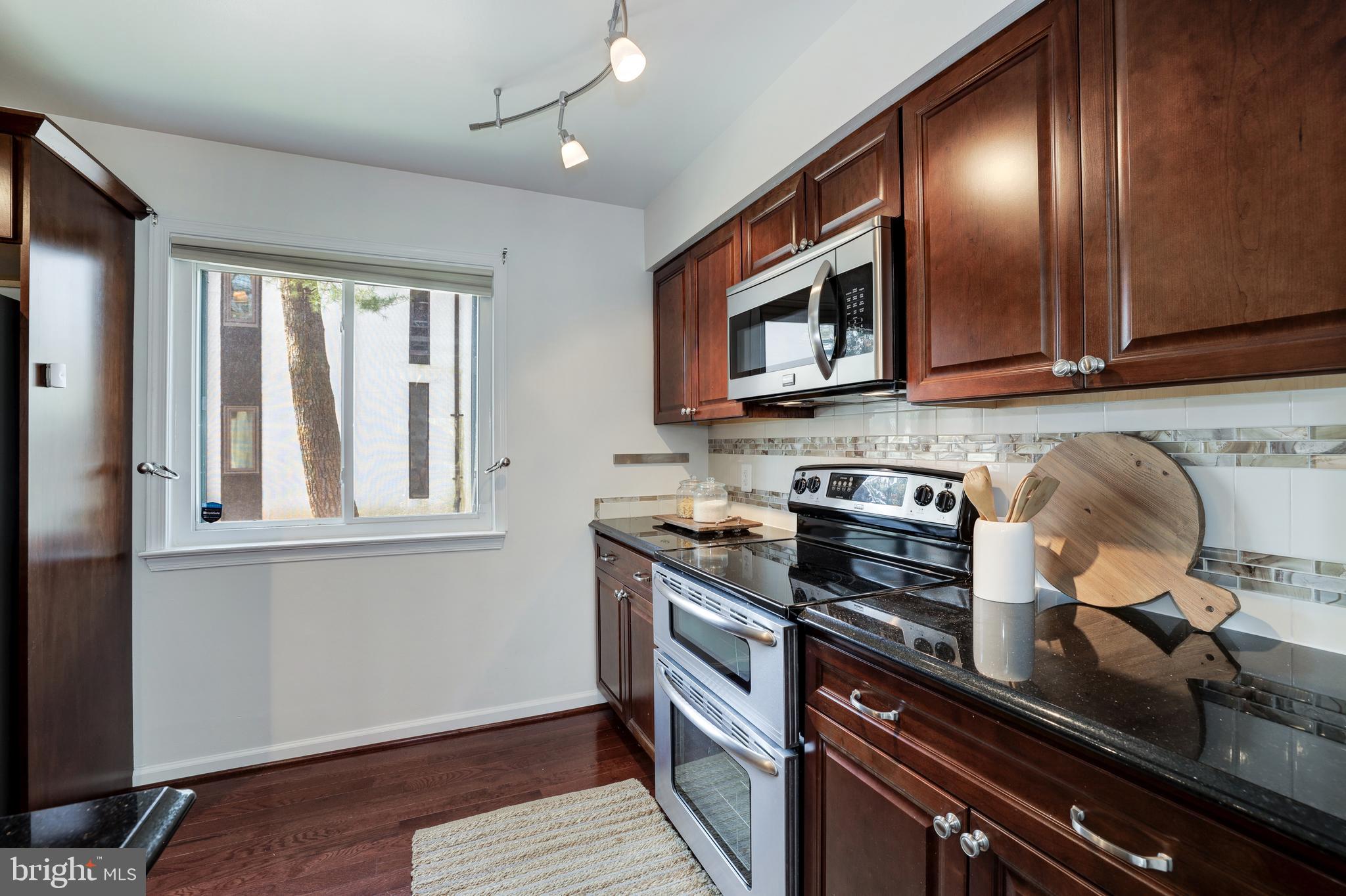 2463 Pyrenees Court Reston, VA 20191 - Photo 11 of 44 Gallery Image 11