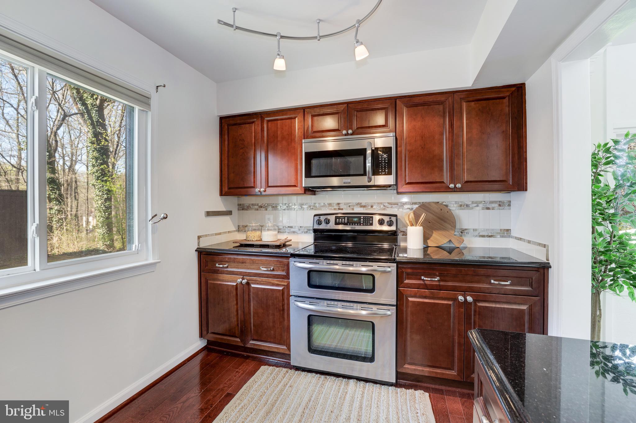 2463 Pyrenees Court Reston, VA 20191 - Photo 8 of 44 Gallery Image 8