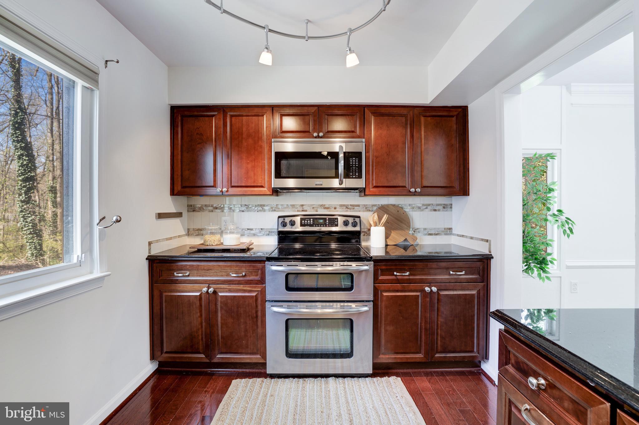 2463 Pyrenees Court Reston, VA 20191 - Photo 10 of 44 Gallery Image 10
