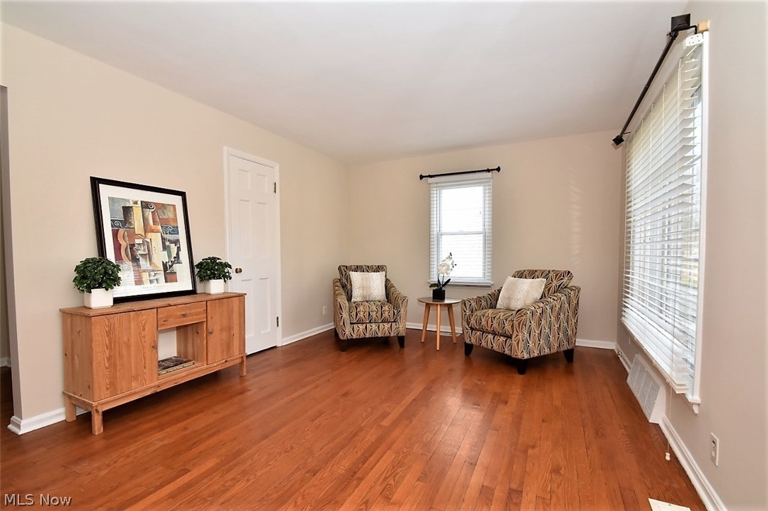 5140 Edenhurst Road Cleveland, OH 44124 - Photo 2 of 22 Gallery Image 2