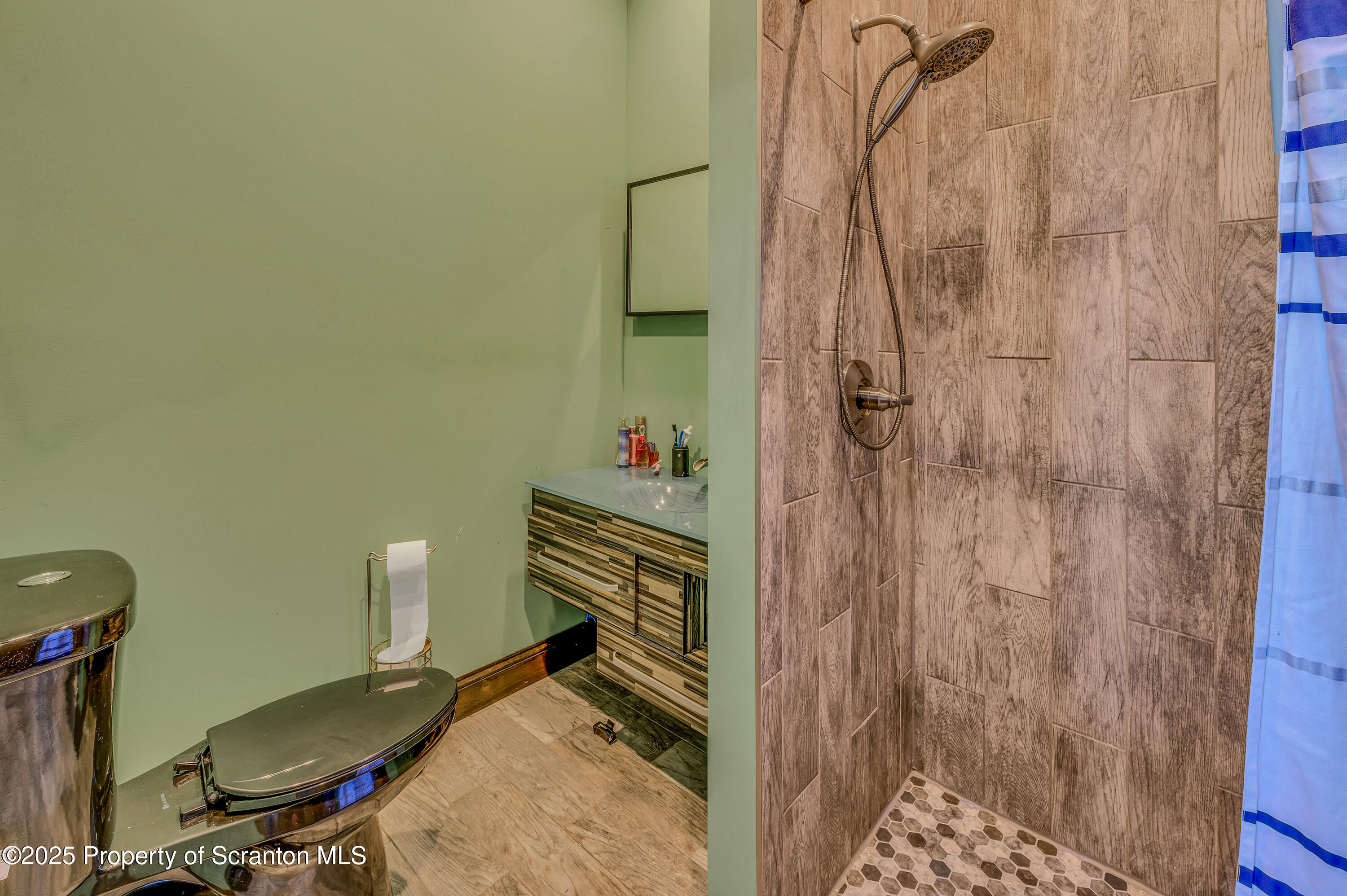 815 Oak Street Archbald, PA 18403 - Photo 63 of 85 a bathroom with a sink toilet and shower