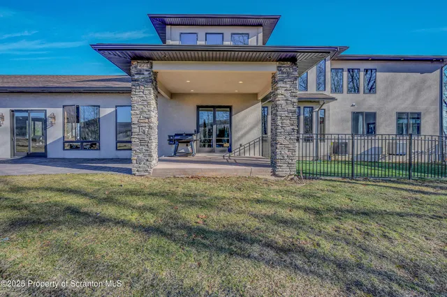 $1,999,900 | 815 Oak Street, Archbald, PA 18403