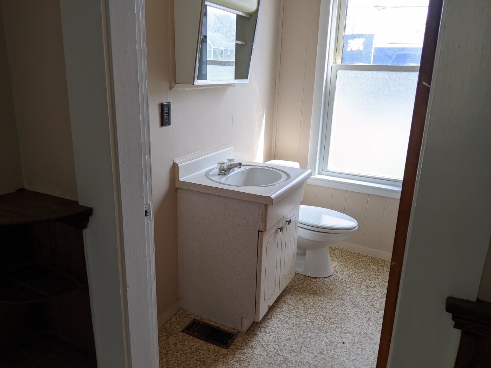 80 Atkinson Street Rockingham, VT 05101 - Photo 8 of 20