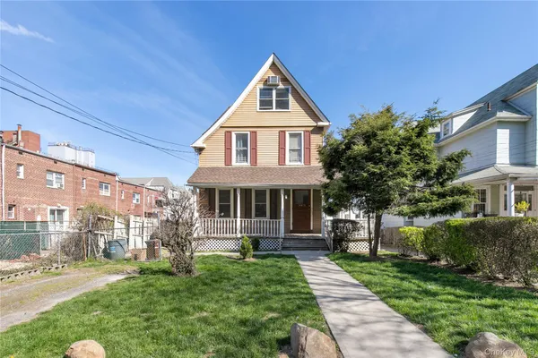 $1,998,000 | 146-11 35th Avenue | Murray Hill - Flushing