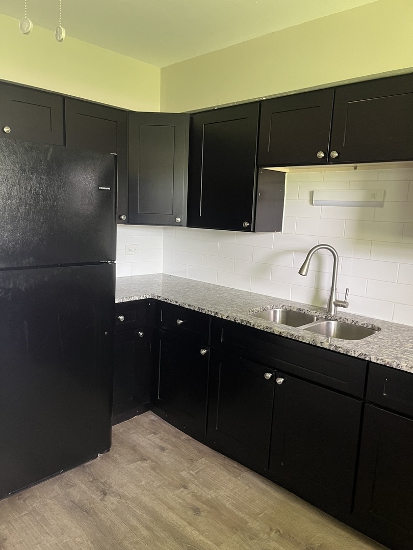 1340 North Main Street, Unit C16 Wheaton, IL 60187 - Photo 5 of 9