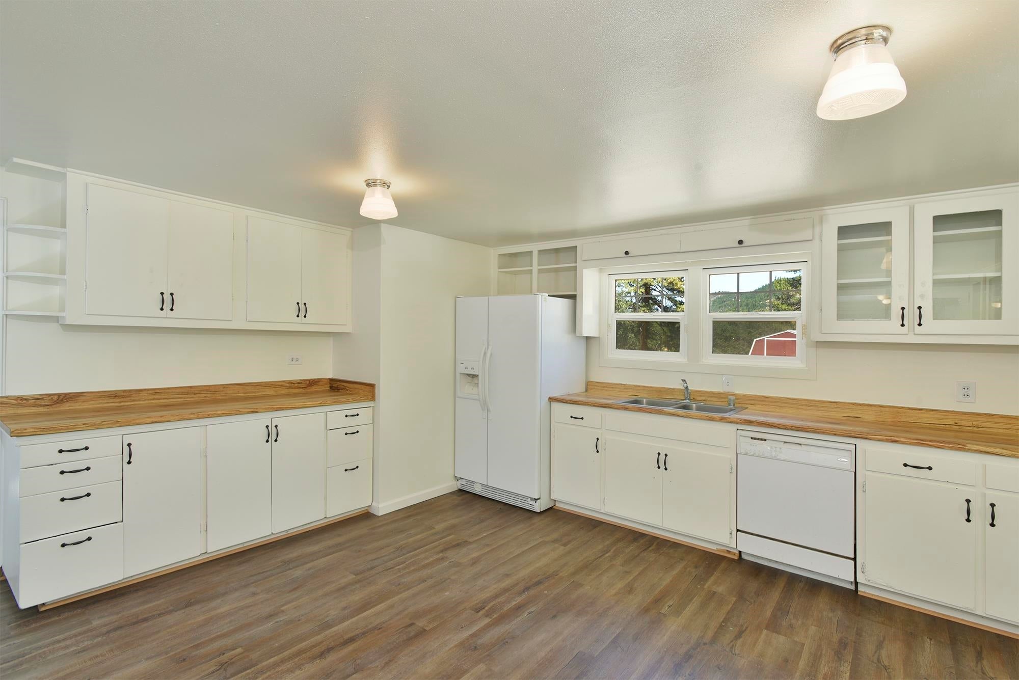 5524 Scott River Road Fort Jones, CA 96032 - Photo 8 of 50 Gallery Image 8