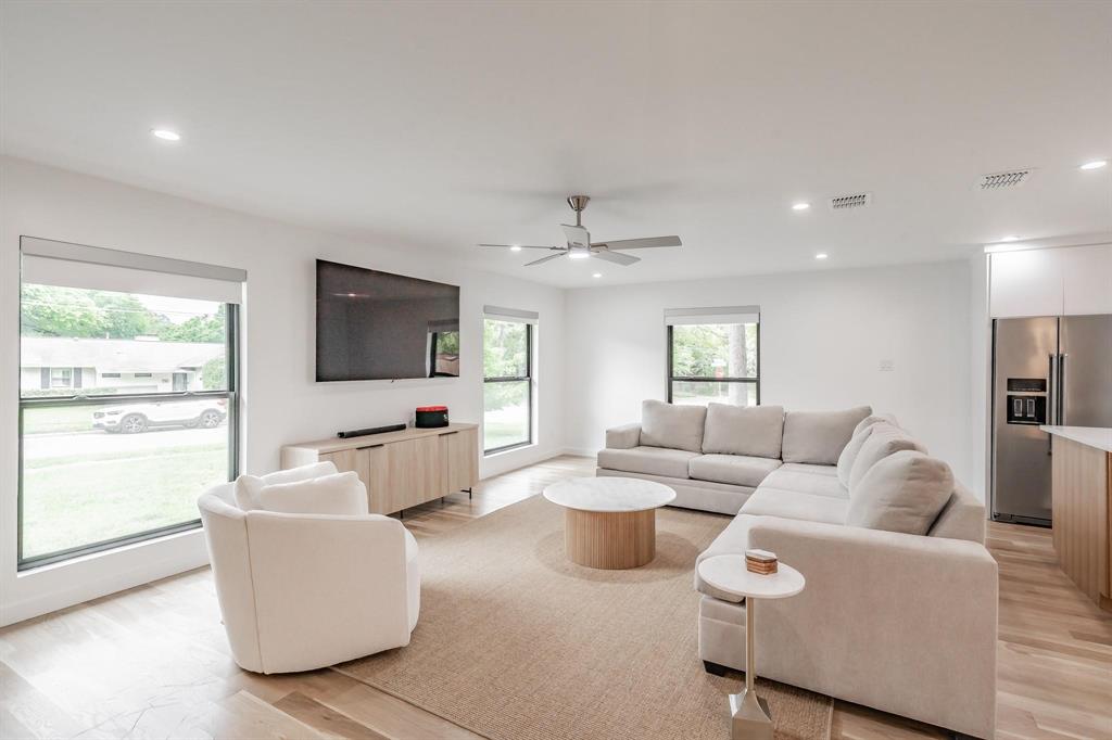 3641 Timberview Road Dallas, TX 75229 - Photo 4 of 29