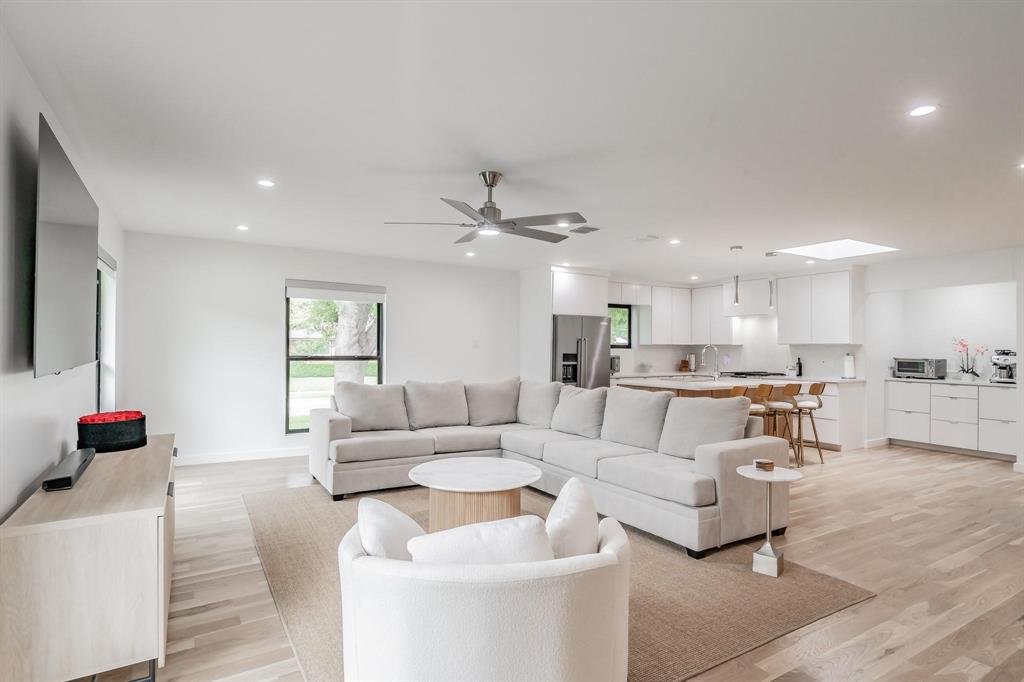 3641 Timberview Road Dallas, TX 75229 - Photo 5 of 29