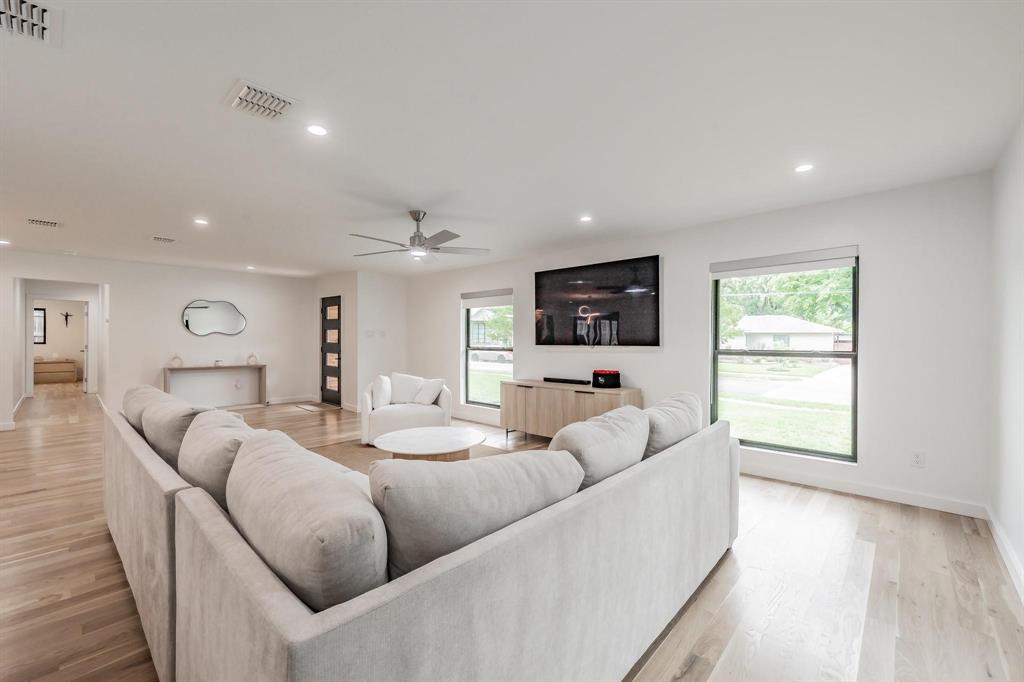 3641 Timberview Road Dallas, TX 75229 - Photo 6 of 29