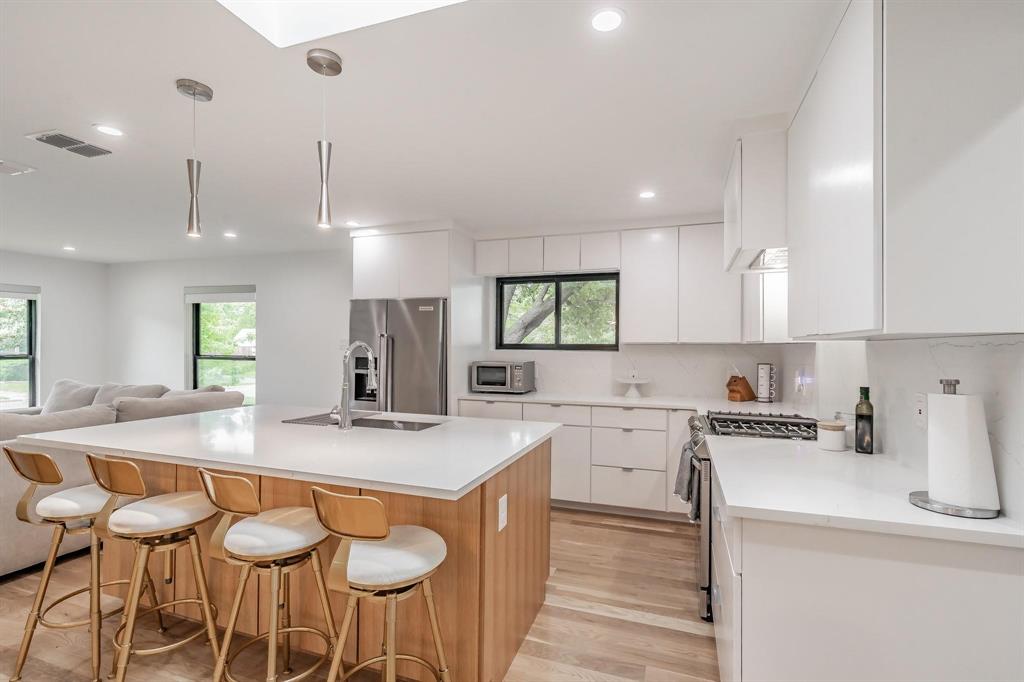 3641 Timberview Road Dallas, TX 75229 - Photo 8 of 29